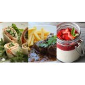 Menu: Wrap van zalm met groene asperge en dillesaus - Stoverij van varkenswangetjes en trapistenbier - Panna cotta met aardbeien